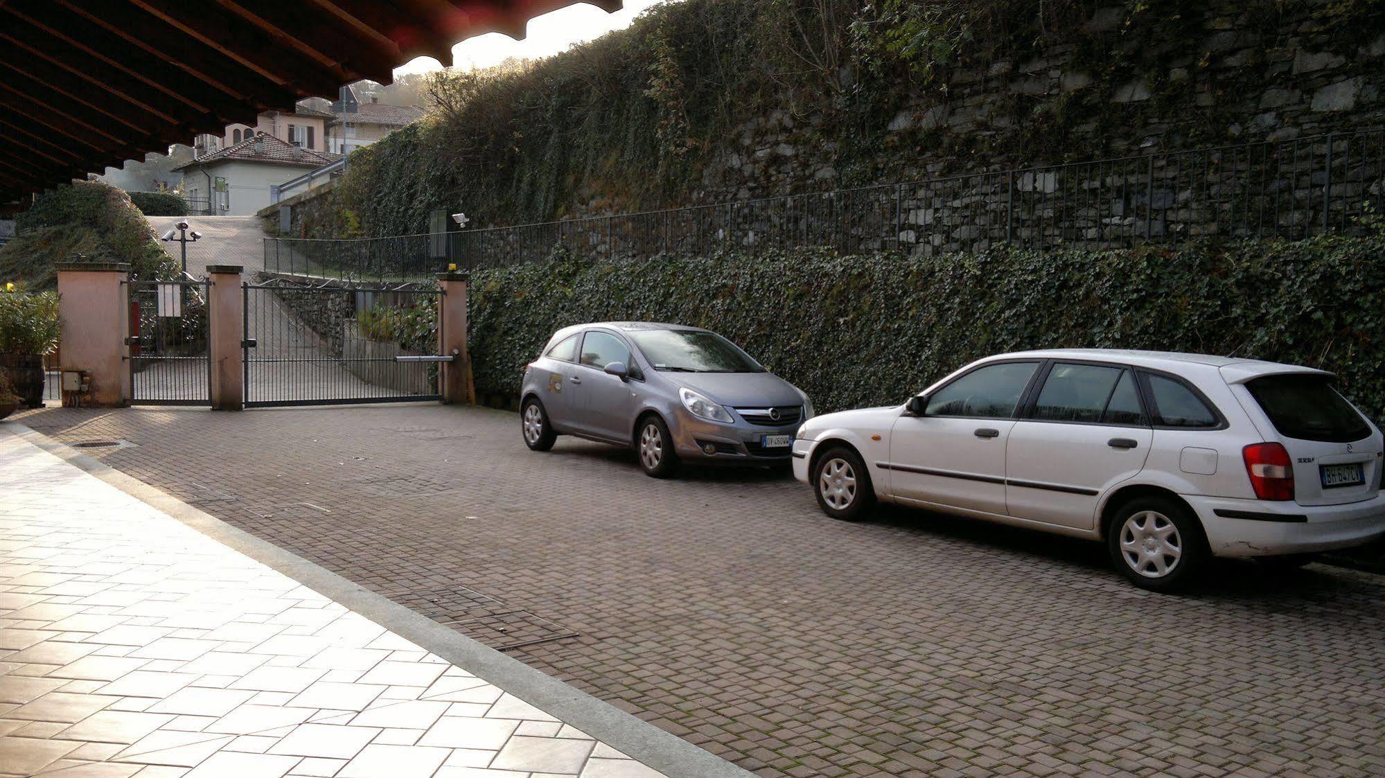 Lo Scoiattolo E La Noce Bed & Breakfast 2*
